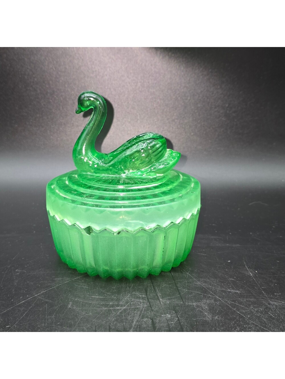Vintage Green Glass Swan Covered Jar Lipstick Holder Jeannette 1940s 5in